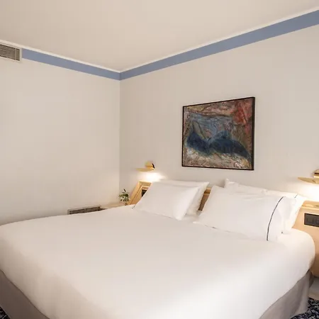Отель Exe Boston 4*
