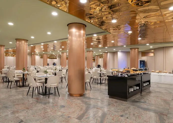 Отель Exe Boston 4*