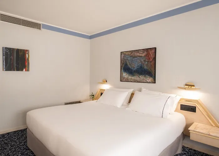 Отель Exe Boston 4*