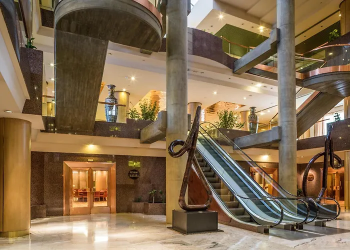 Отель Exe Boston 4*