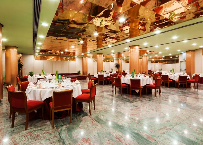 Отель Exe Boston 4*