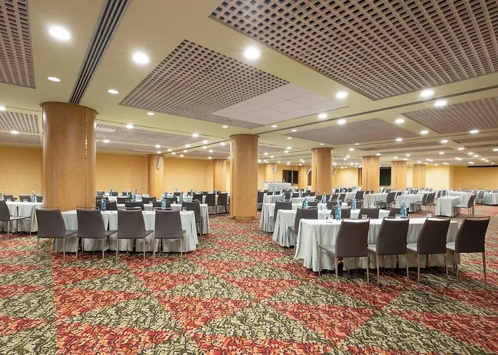 Отель Exe Boston 4*